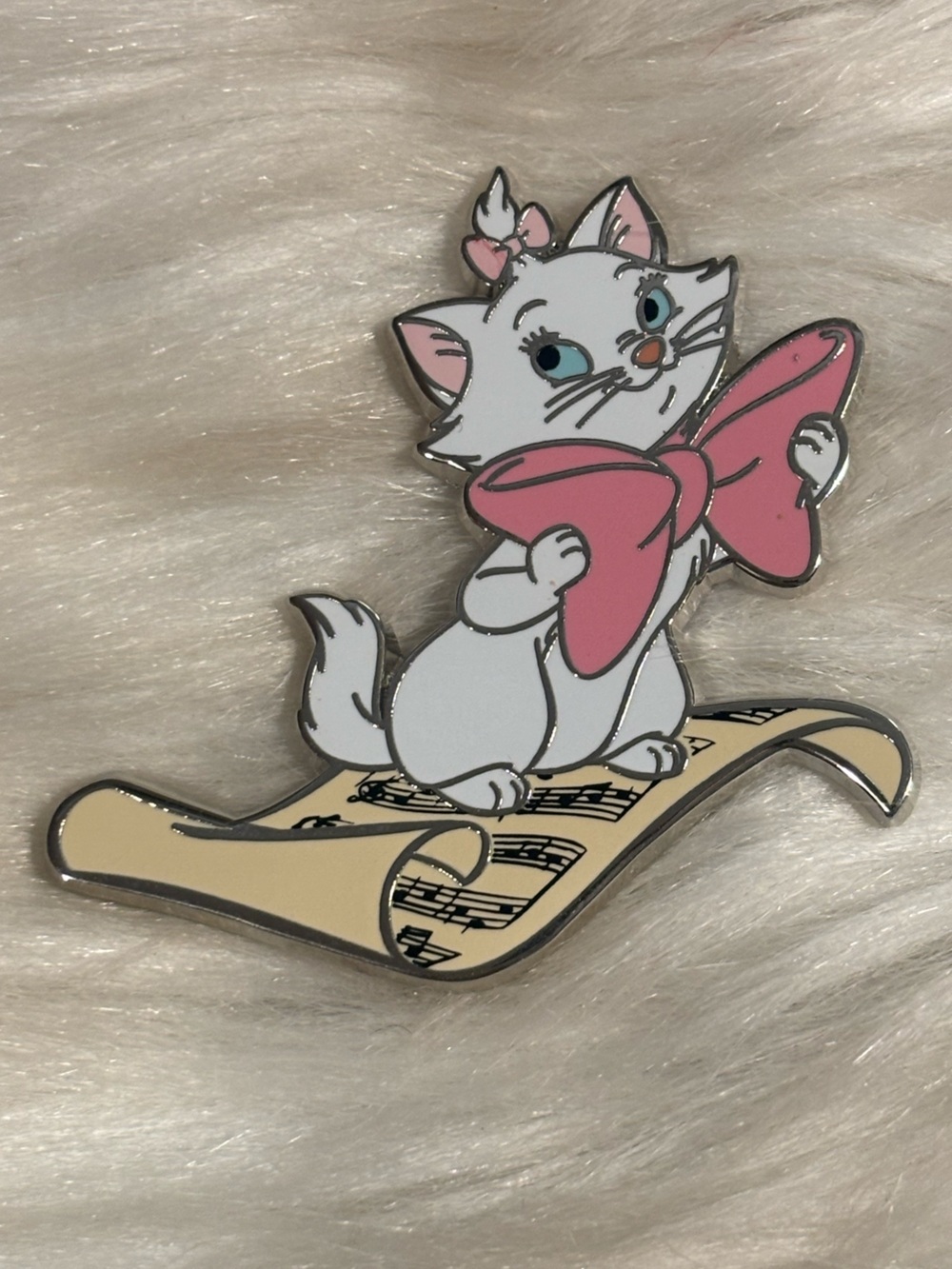 Disneyland Paris DLPR Marie Standing On Sheet Music Pin